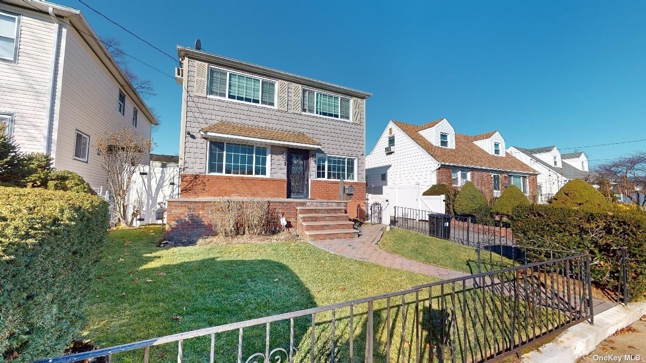 Single Family Ormonde  Nassau, NY 11580, MLS-3519308-3