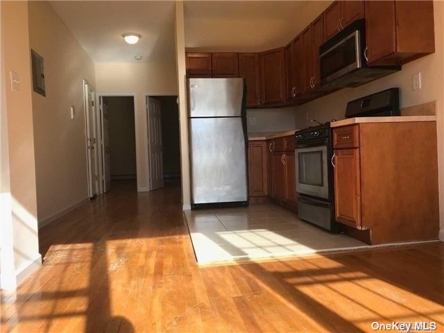 Four Family Vernon  Brooklyn, NY 11206, MLS-3481398-3