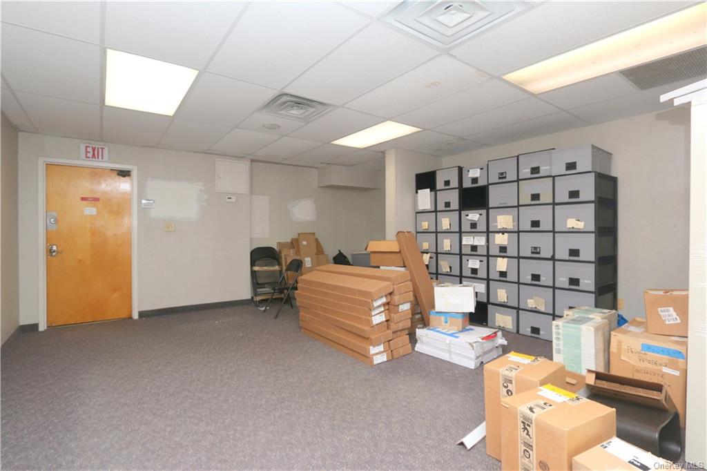 Commercial Sale Stowe  Westchester, NY 10566, MLS-H6279398-3