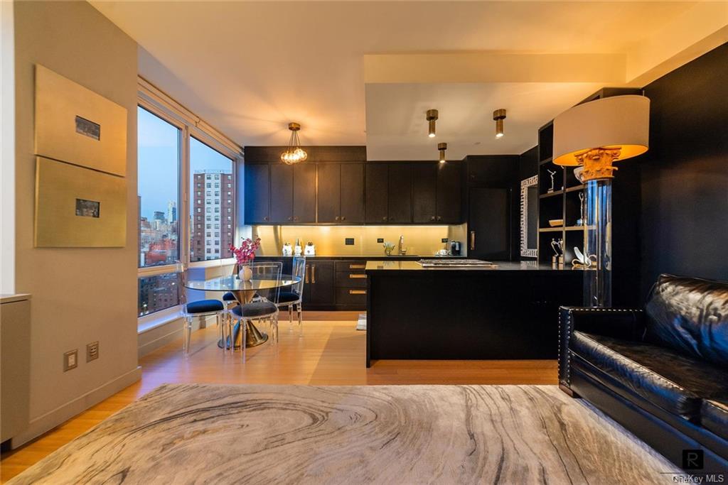 Condo W 17th  Manhattan, NY 10011, MLS-H6244526-3