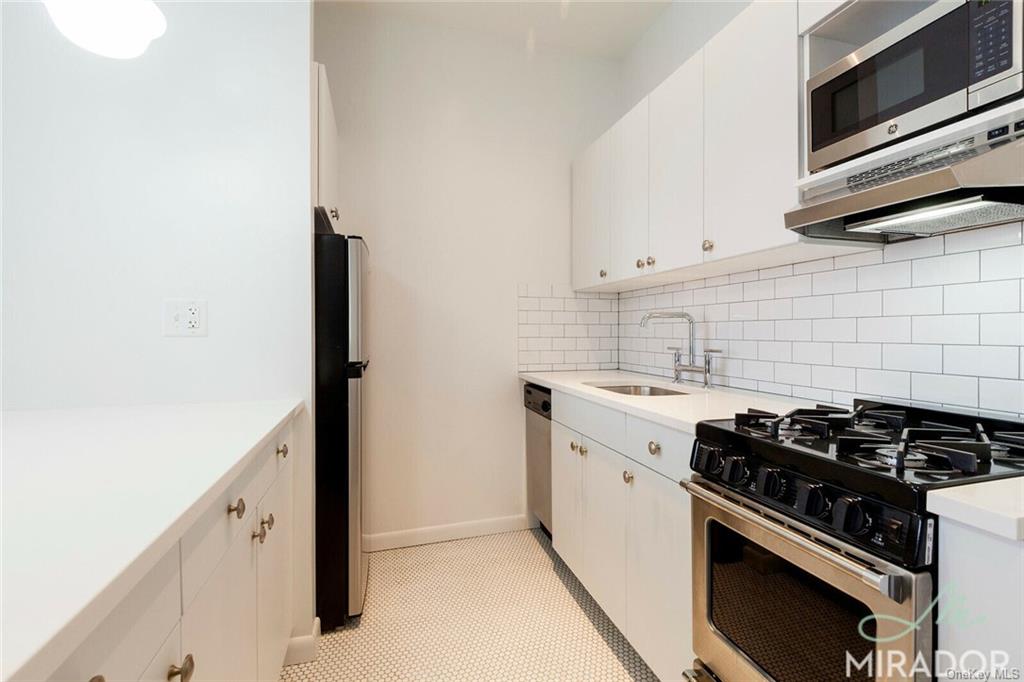 Apartment Fourth  Manhattan, NY 10003, MLS-H6242611-3