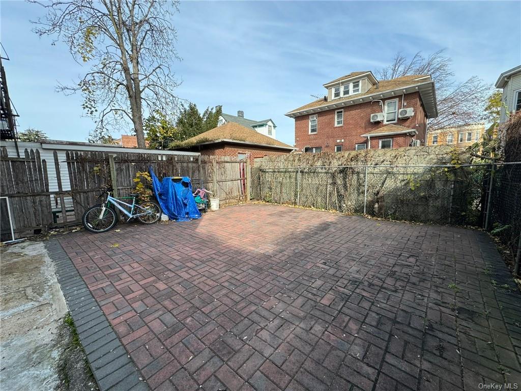 Single Family Overing  Bronx, NY 10461, MLS-H6279611-3