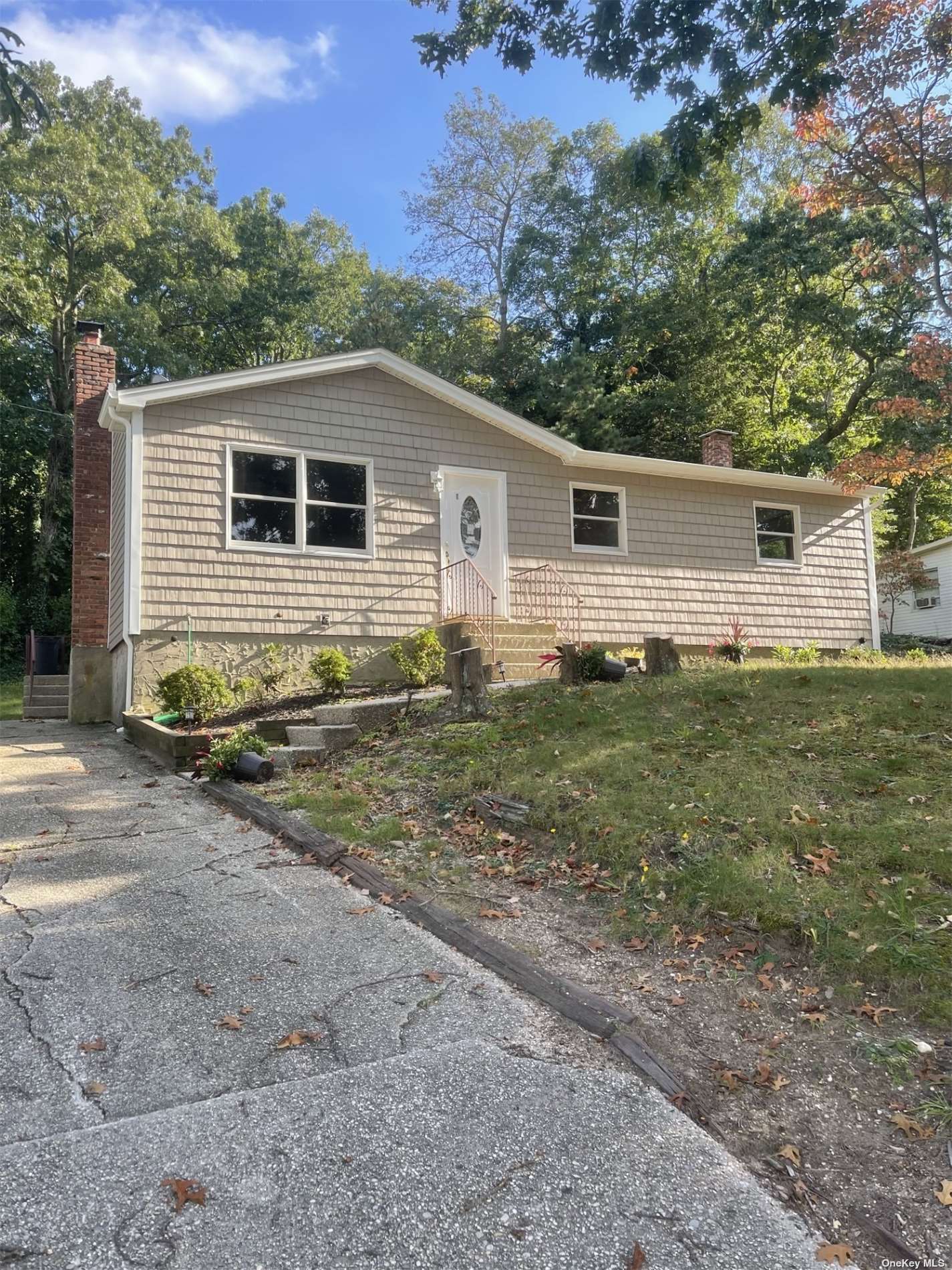 Single Family Woodhaven  Suffolk, NY 11789, MLS-3509635-3