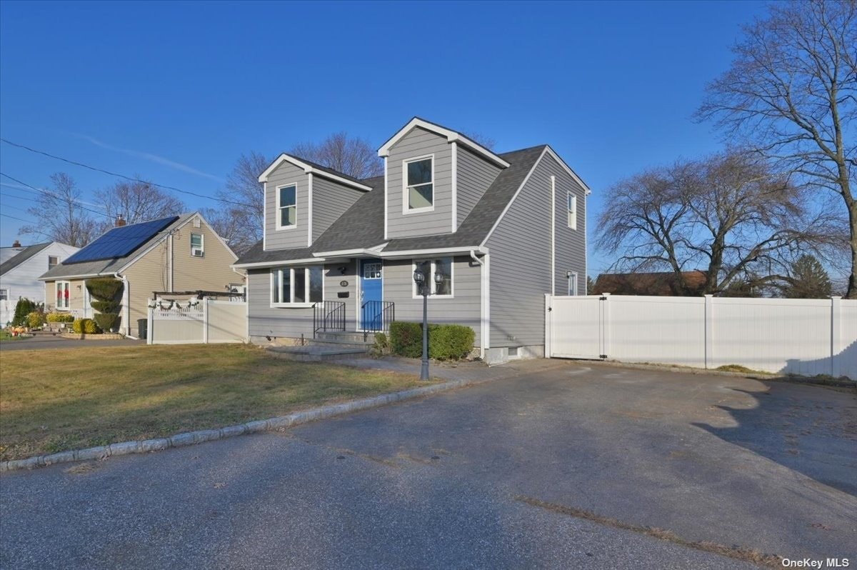 Single Family 3rd  Suffolk, NY 11729, MLS-3520692-3