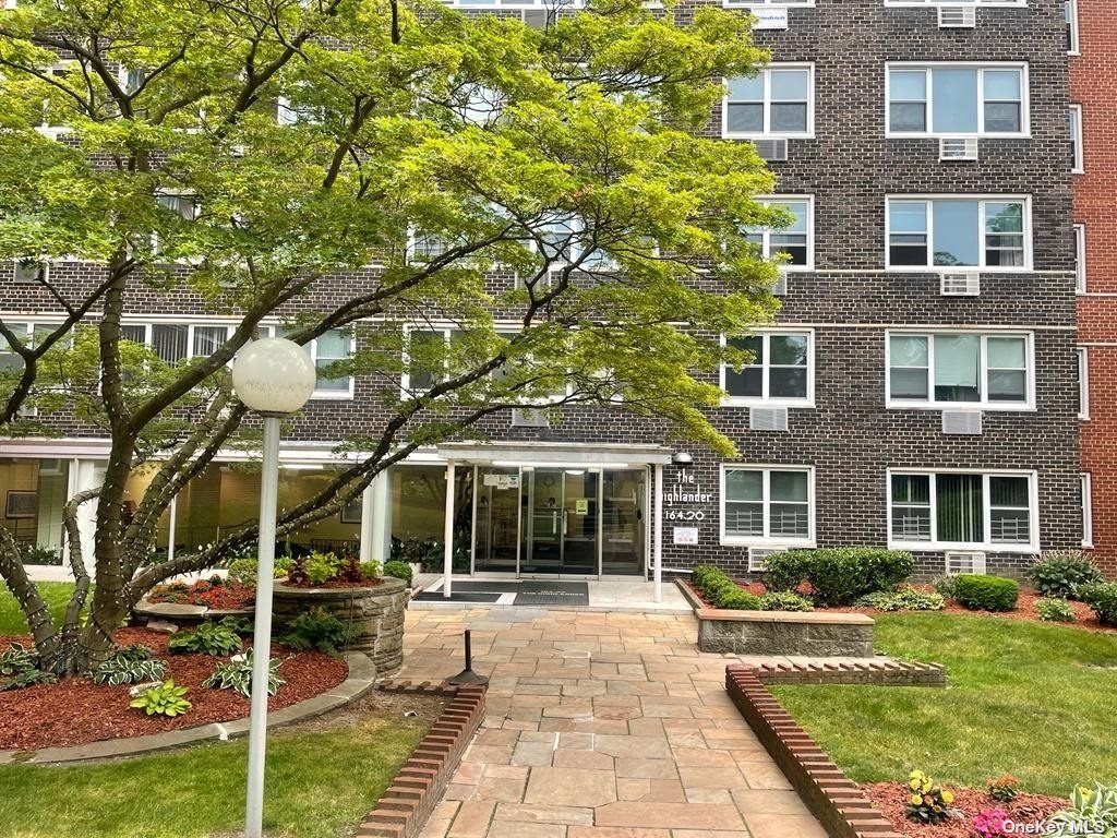 Apartment Highland Ave  Queens, NY 11432, MLS-3484781-3
