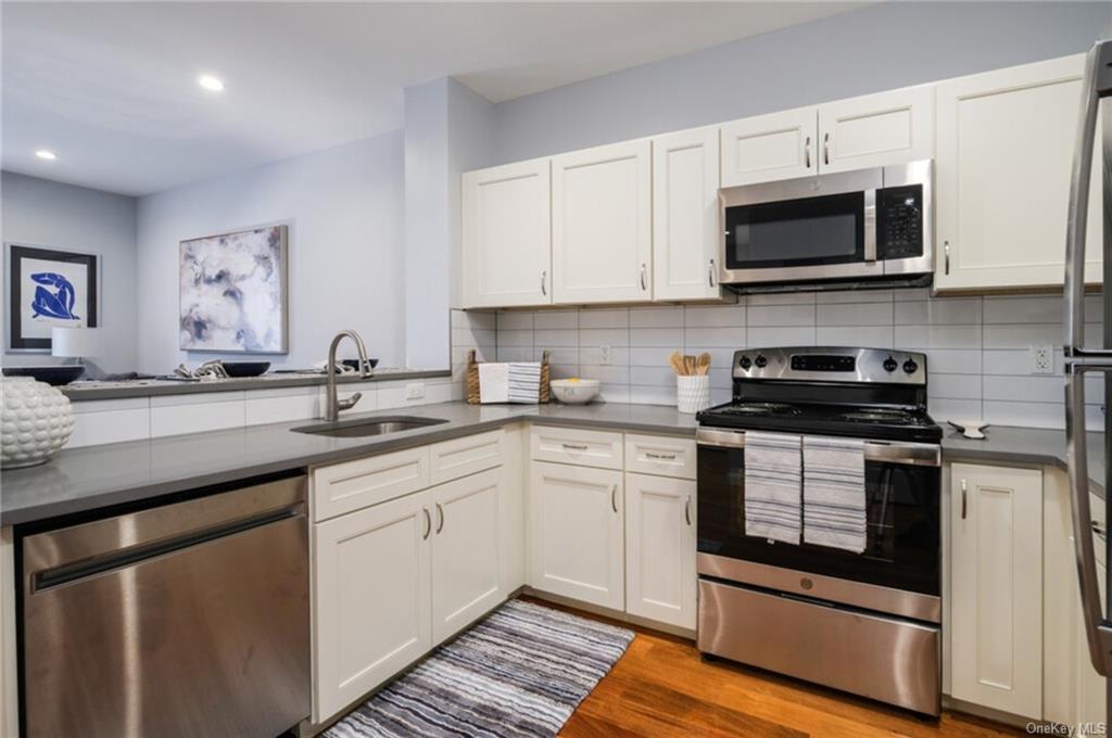 Apartment Bronx River Road  Westchester, NY 10704, MLS-H6273843-3