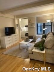 Apartment Riverside  Manhattan, NY 10025, MLS-3503847-3