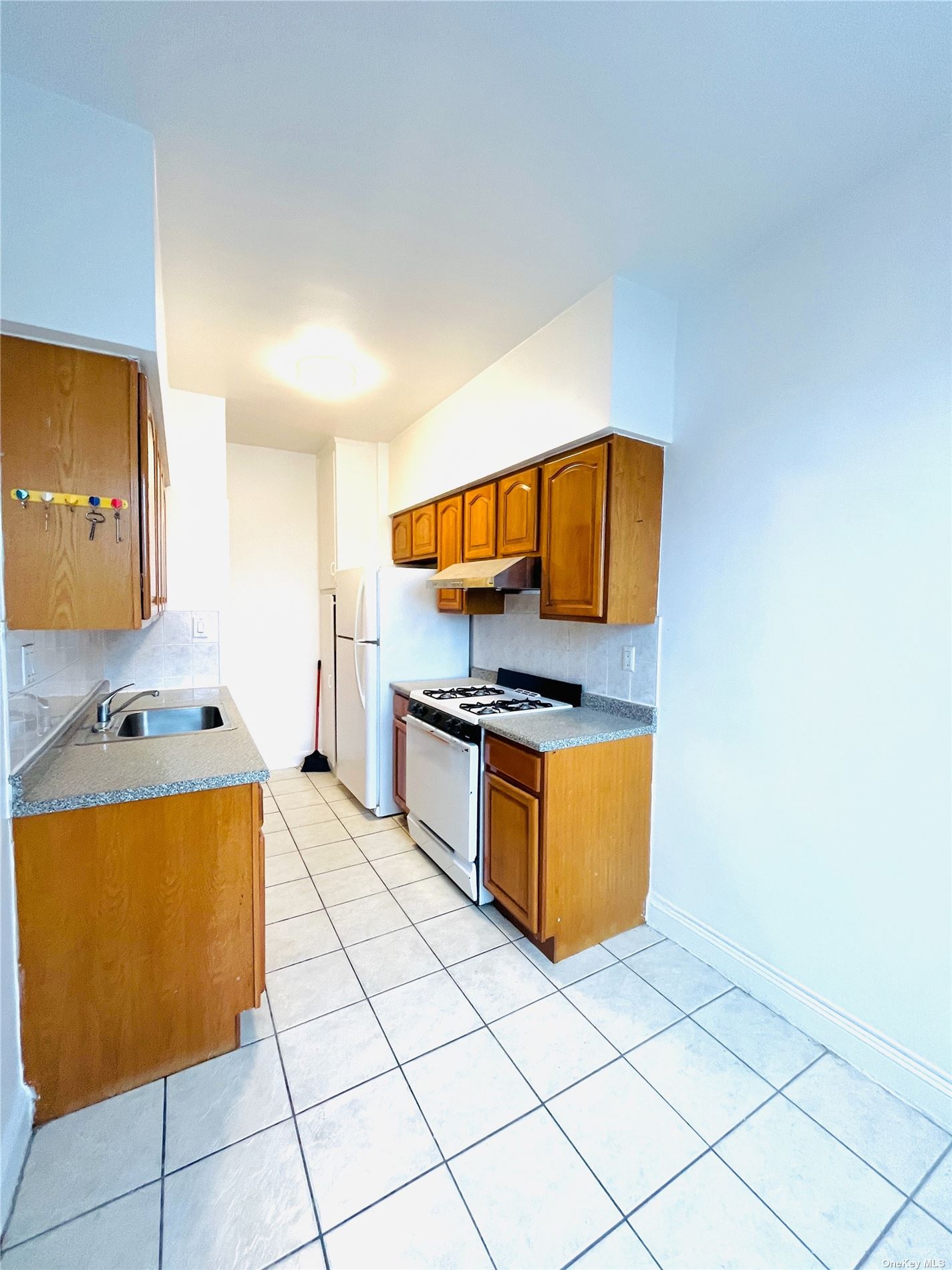 Apartment Wetherole St  Queens, NY 11373, MLS-3506938-3