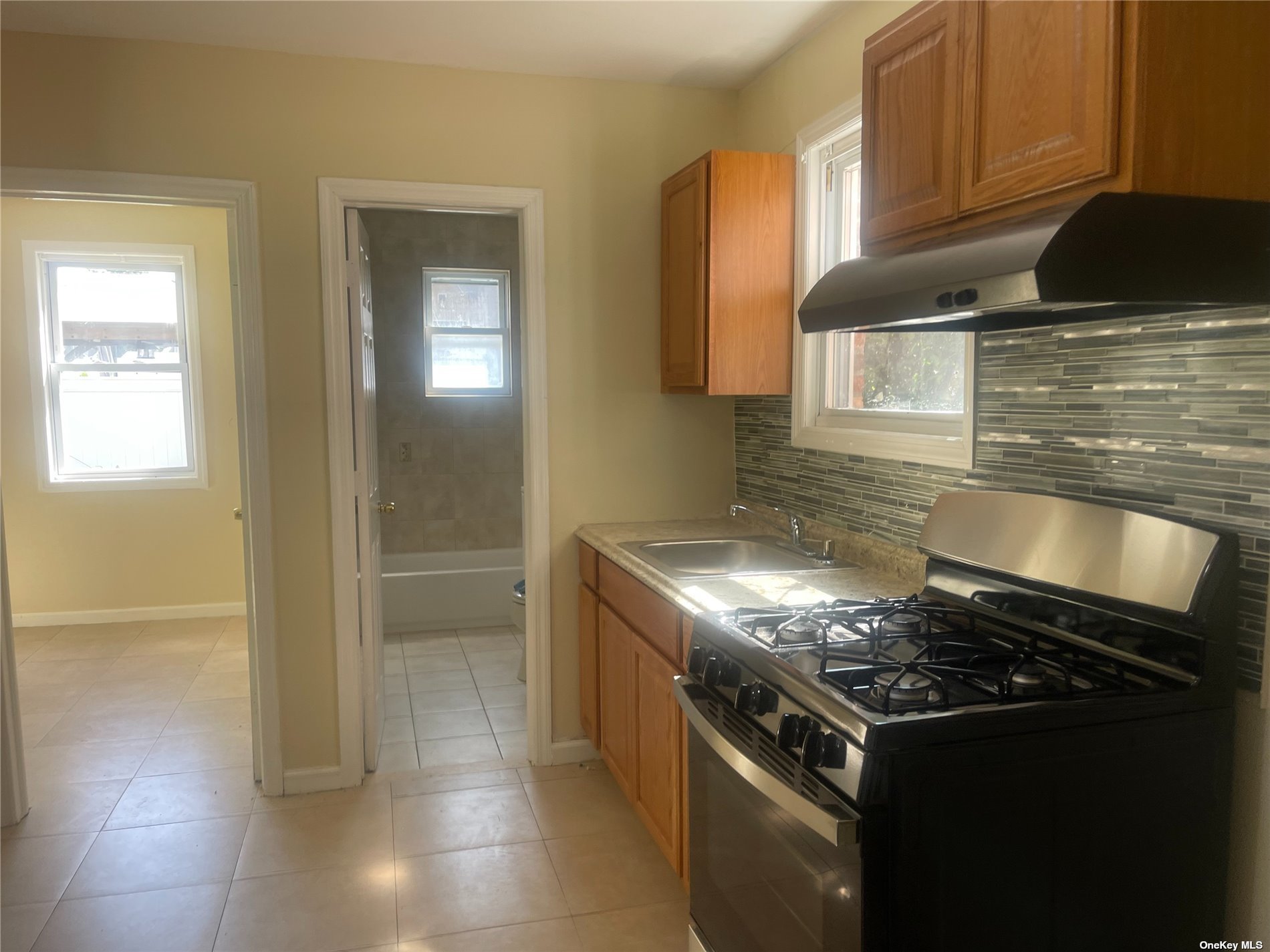 Apartment Claridge  Nassau, NY 11003, MLS-3502982-3