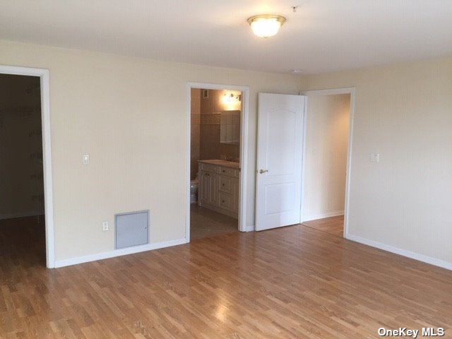 Apartment Broadway  Nassau, NY 11561, MLS-3507219-31