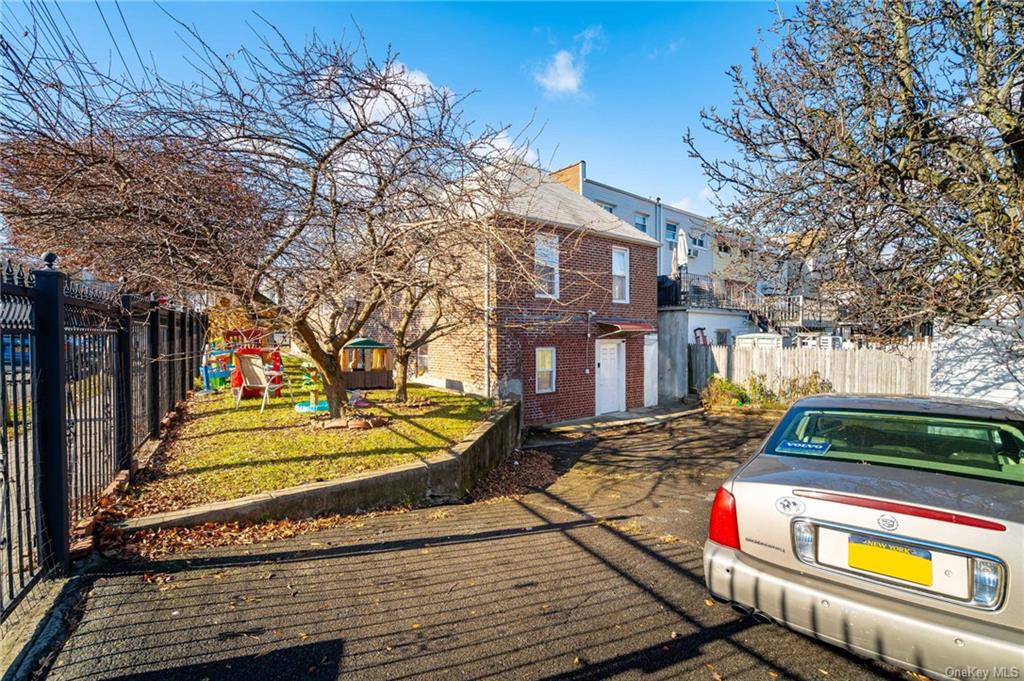 Two Family Throgs Neck  Bronx, NY 10465, MLS-H6276179-34