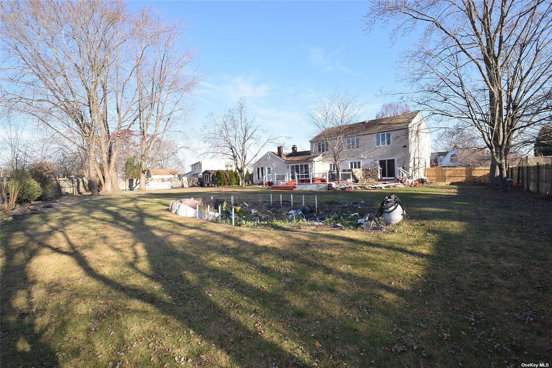 Single Family Thornridge  Suffolk, NY 11720, MLS-3519231-35