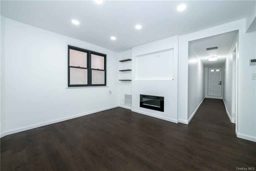 Apartment Fenton  Bronx, NY 10469, MLS-H6271095-4