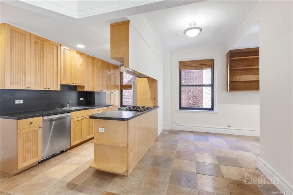 Coop E 57th St  Manhattan, NY 10022, MLS-H6271220-4