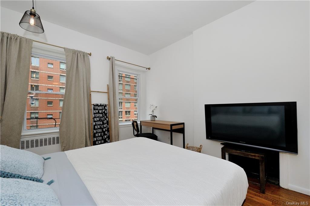 Apartment 9th  Manhattan, NY 10018, MLS-H6265240-4
