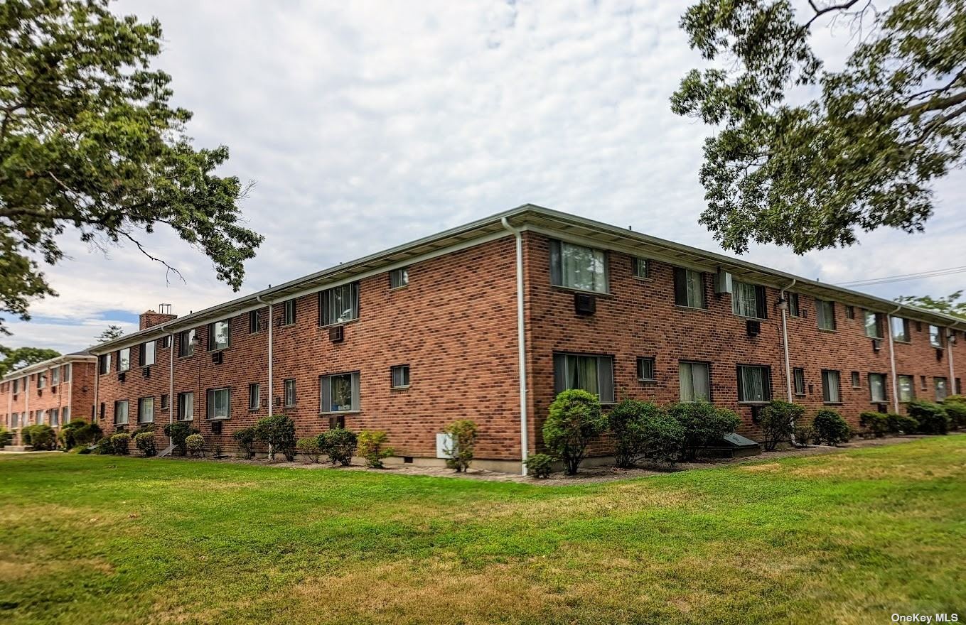 Apartment South Saxon  Suffolk, NY 11706, MLS-3516249-4