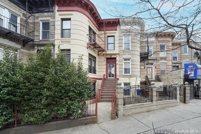 Four Family Eastern  Brooklyn, NY 11233, MLS-3481282-4