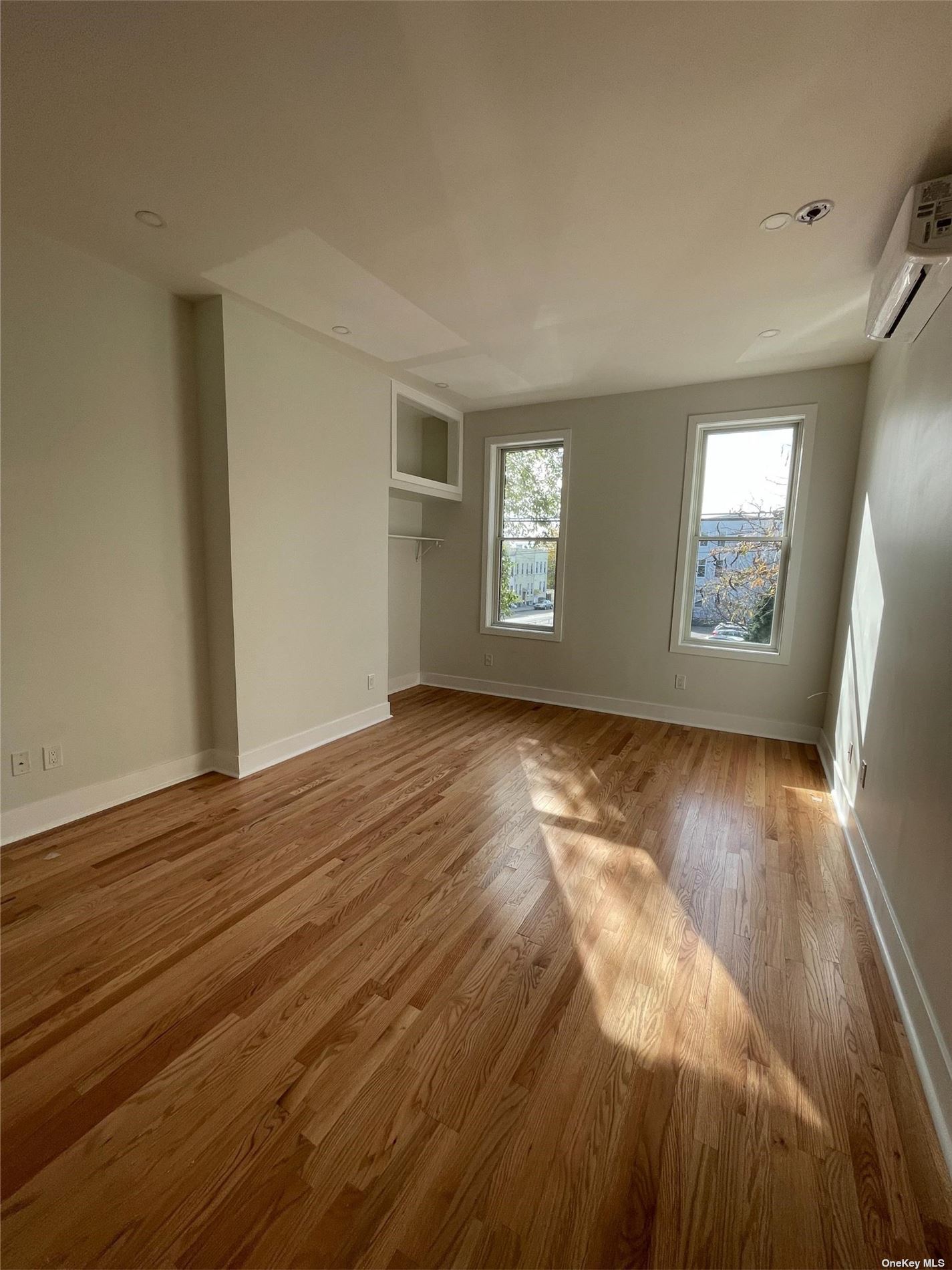 Apartment Onderdonk  Queens, NY 11385, MLS-3517295-4