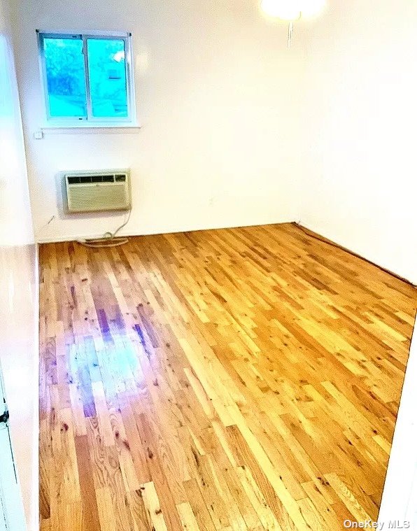Apartment 34th Ave  Queens, NY 11363, MLS-3517318-4