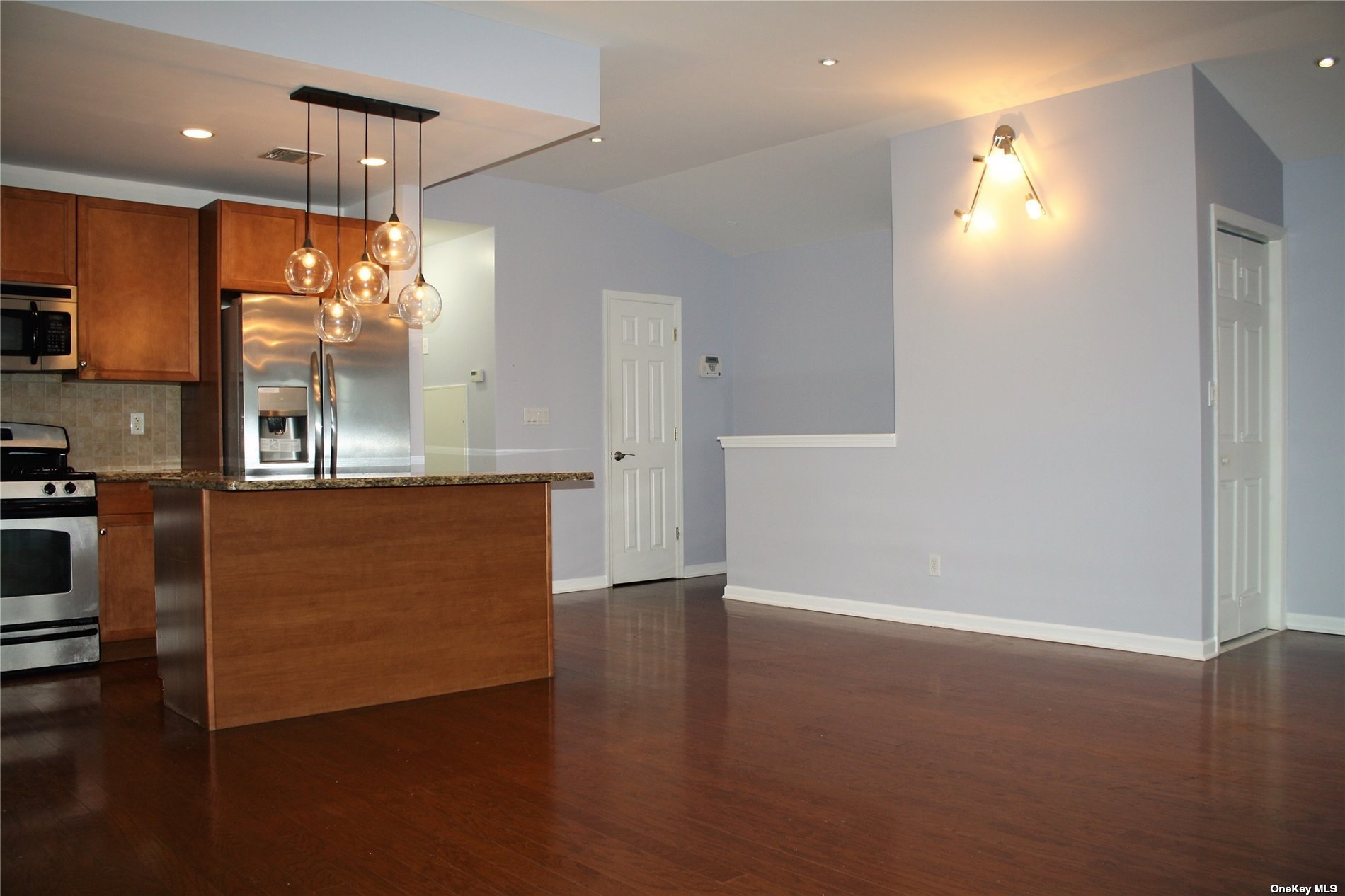 Condo Endeavor  Queens, NY 11356, MLS-3497351-4