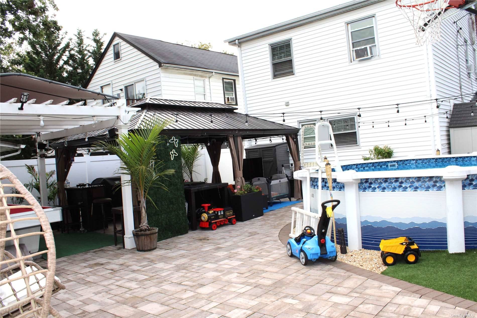 Single Family 104th Ave  Queens, NY 11412, MLS-3518447-4