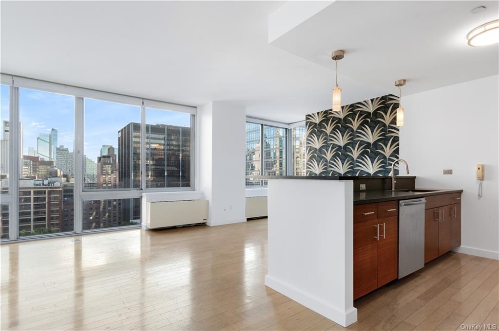 Condo 60th  Manhattan, NY 10023, MLS-H6256650-4