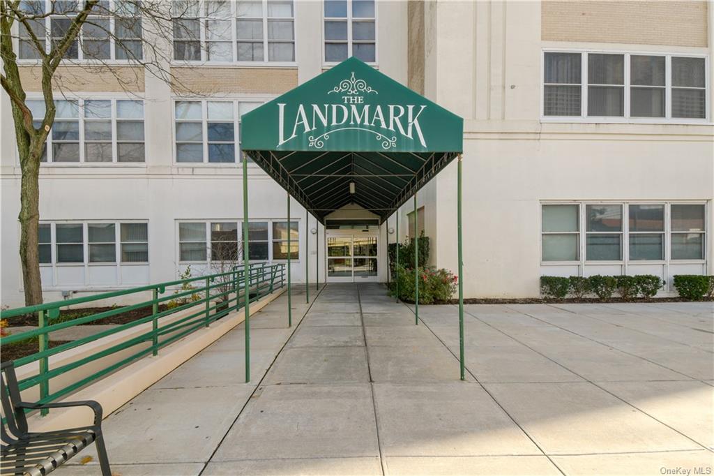 Condo Landmark  Westchester, NY 10573, MLS-H6278883-4