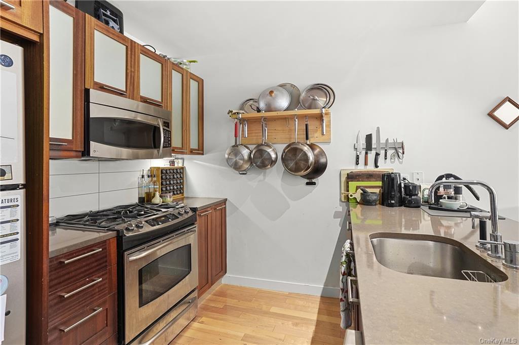 Apartment 236th  Bronx, NY 10463, MLS-H6266941-4