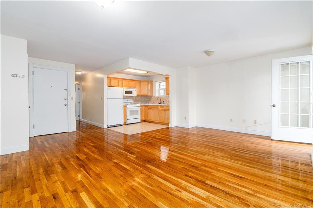 Apartment 230th  Bronx, NY 10466, MLS-H6273217-5