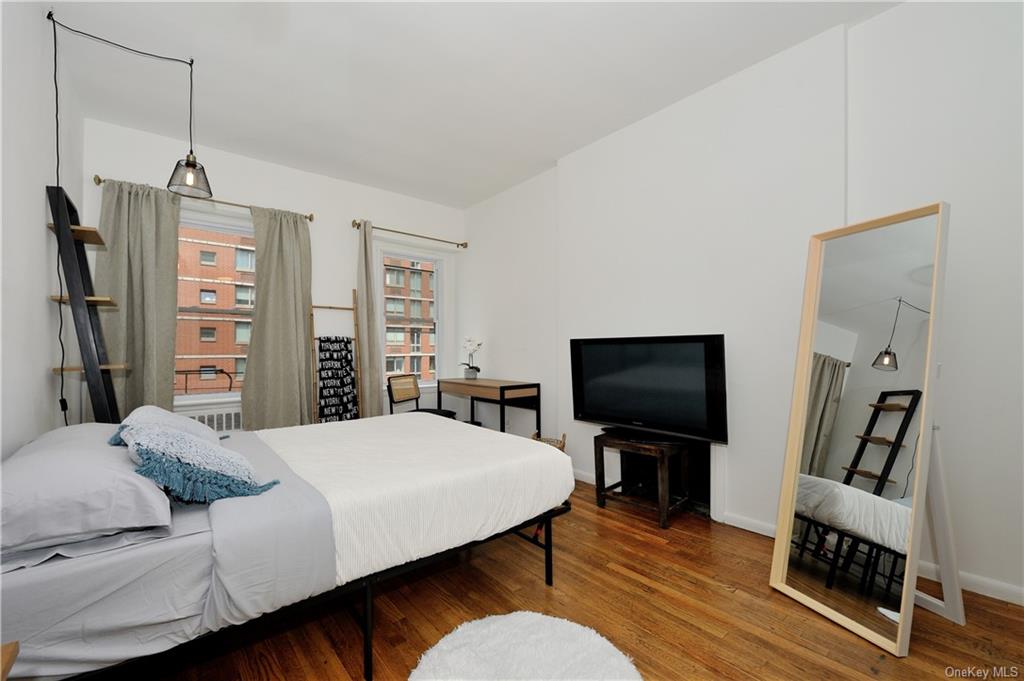 Apartment 9th  Manhattan, NY 10018, MLS-H6265240-5