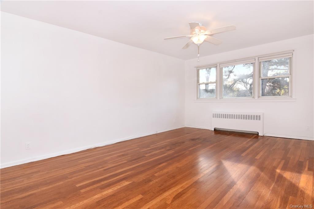 Coop Broadway  Westchester, NY 10533, MLS-H6278249-5