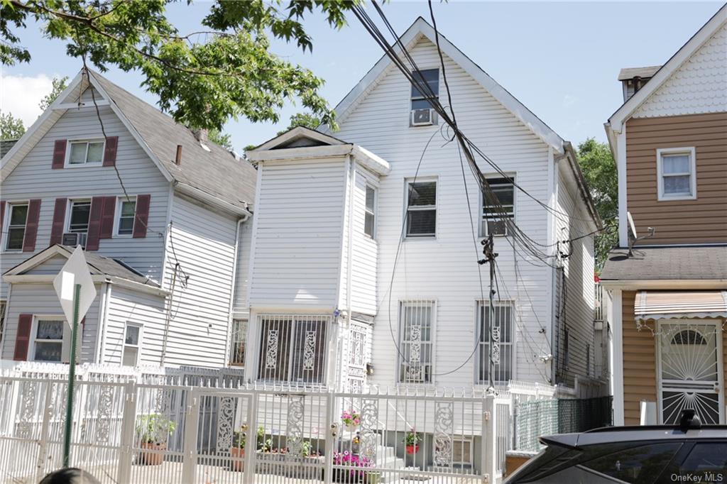 Single Family Carpenter  Bronx, NY 10470, MLS-H6240381-5