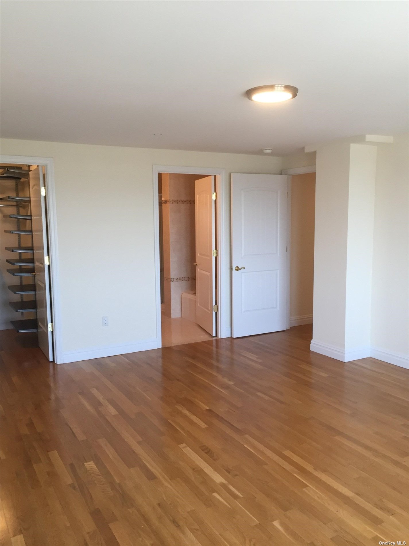 Apartment Broadway  Nassau, NY 11561, MLS-3520469-5