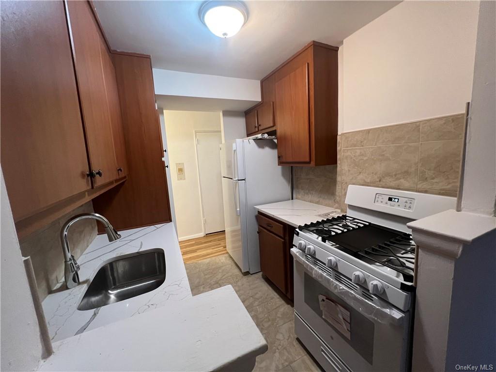 Apartment Bailey  Bronx, NY 10463, MLS-H6250498-5