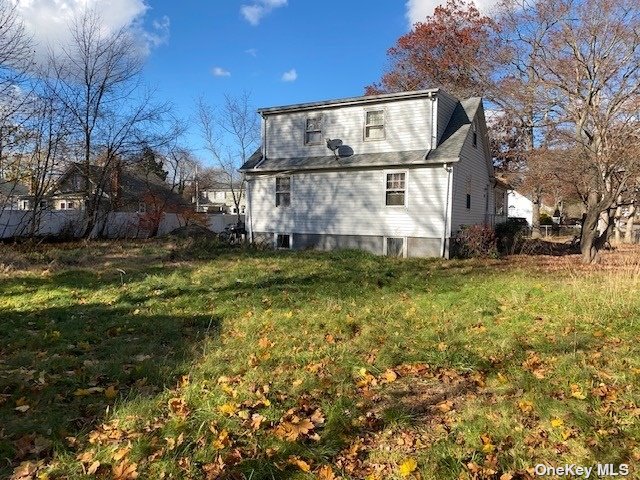 Single Family Berkshire  Suffolk, NY 11738, MLS-3518621-5