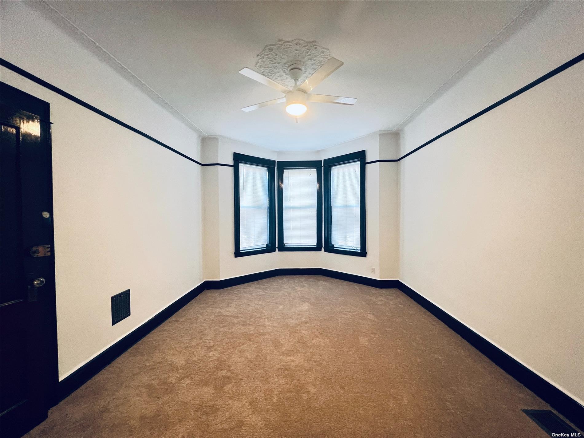 Apartment Palmetto  Queens, NY 11385, MLS-3519116-6