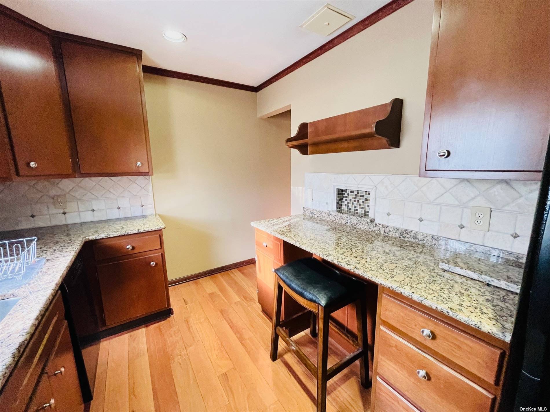 Apartment Pollok  Nassau, NY 11801, MLS-3521169-6