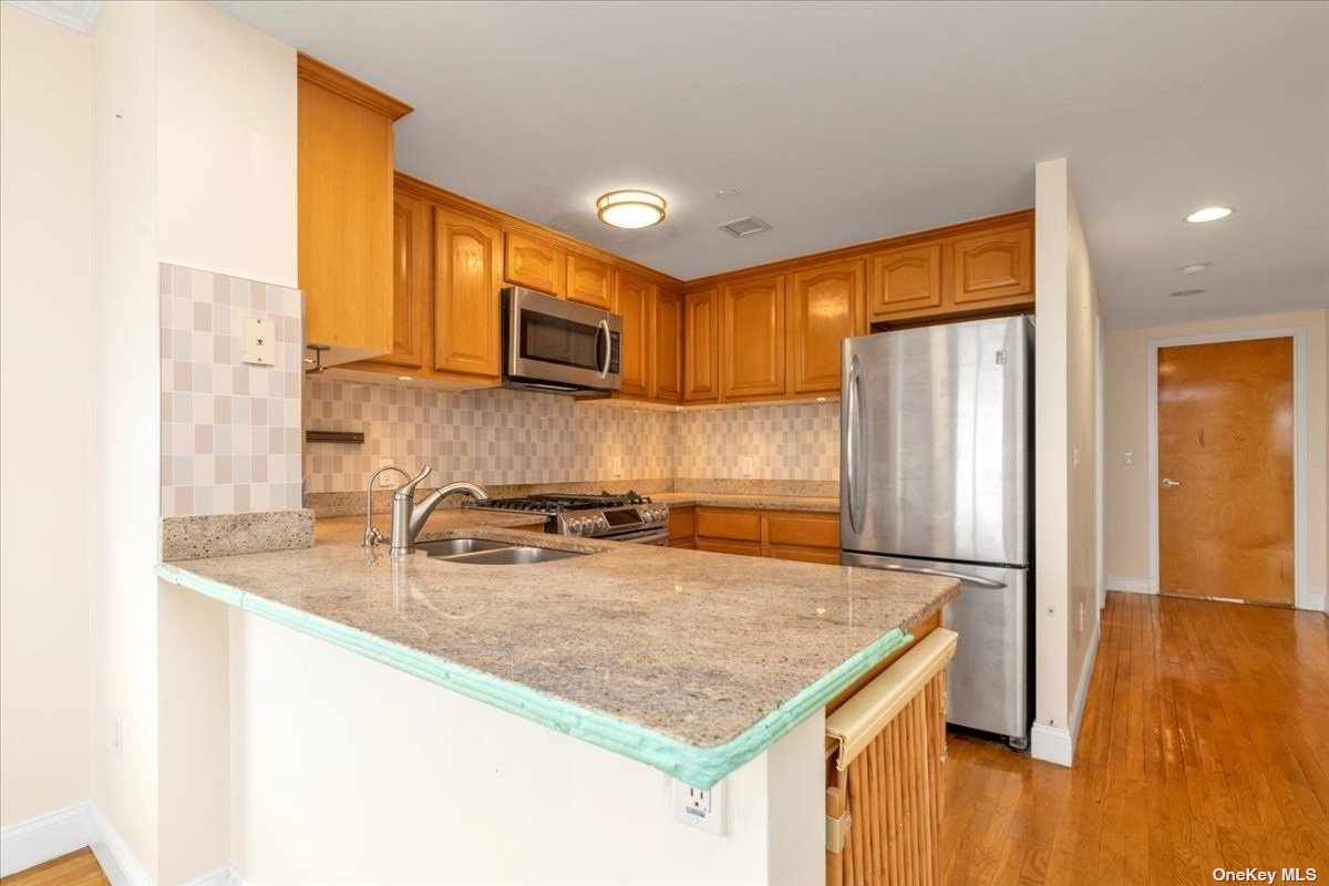 Condo Grosvenor  Queens, NY 11418, MLS-3502236-6