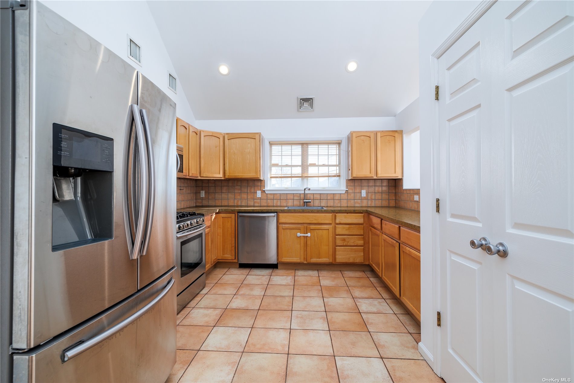 Apartment Fulton  Nassau, NY 11561, MLS-3505519-6