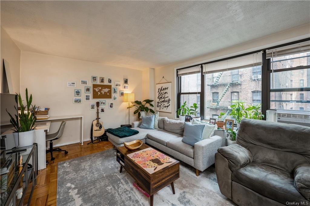 Apartment Webb  Bronx, NY 10468, MLS-H6263263-7
