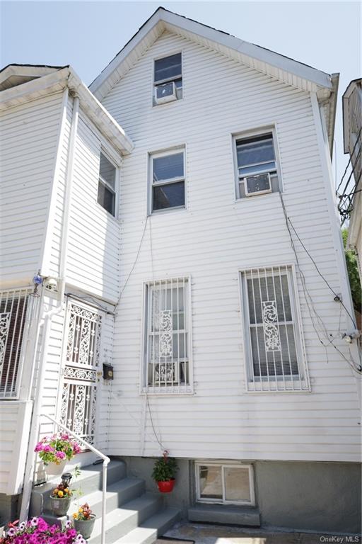 Single Family Carpenter  Bronx, NY 10470, MLS-H6240381-7