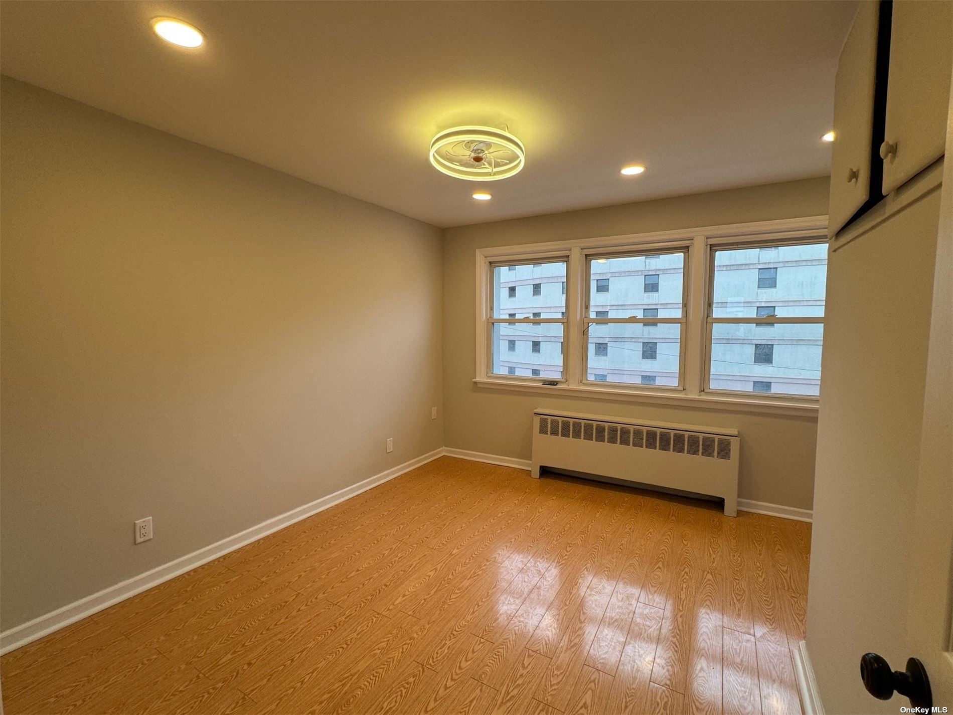 Apartment Broadway  Nassau, NY 11561, MLS-3497935-7