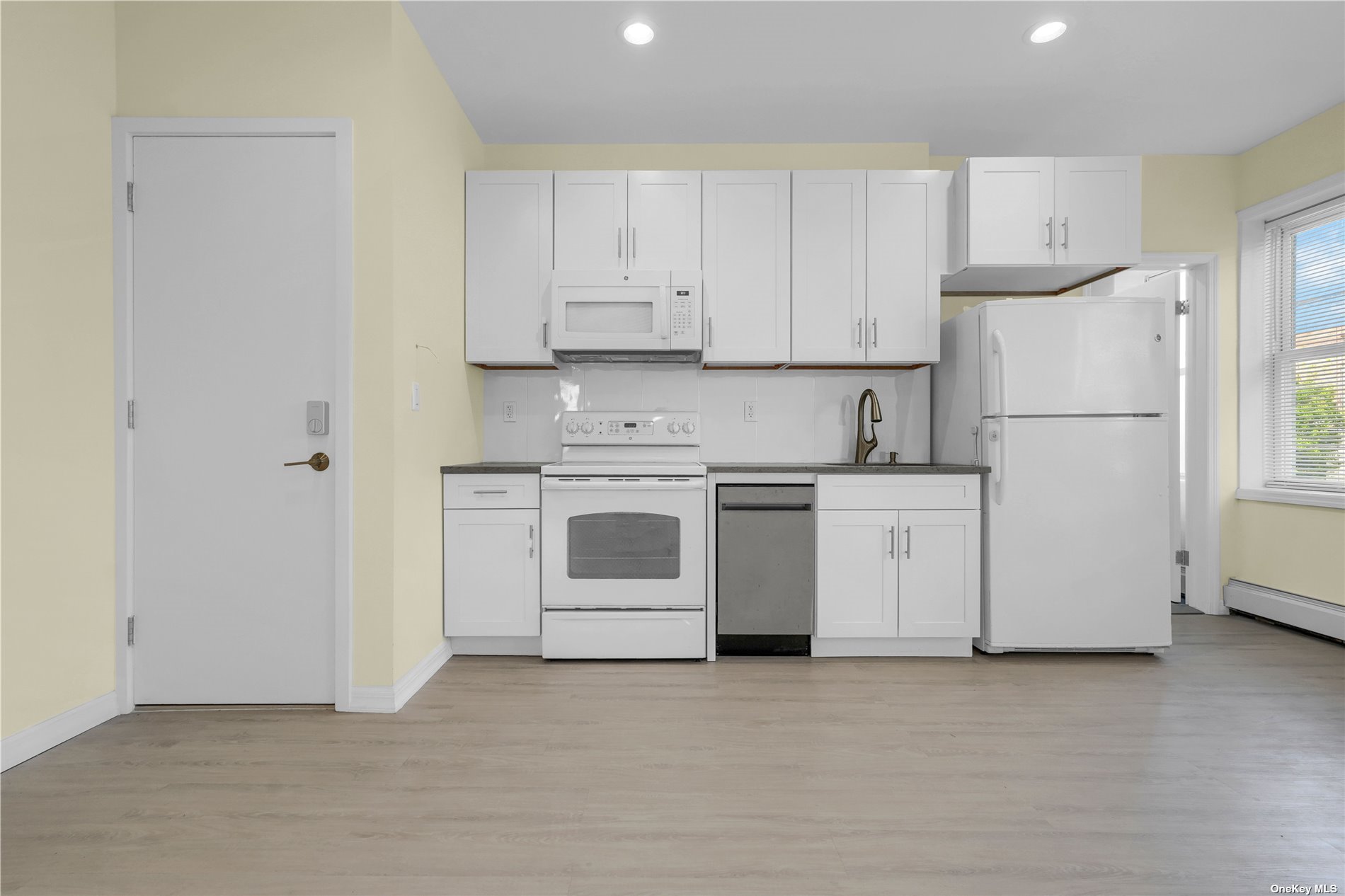 Apartment Mineola  Nassau, NY 11501, MLS-3513267-8