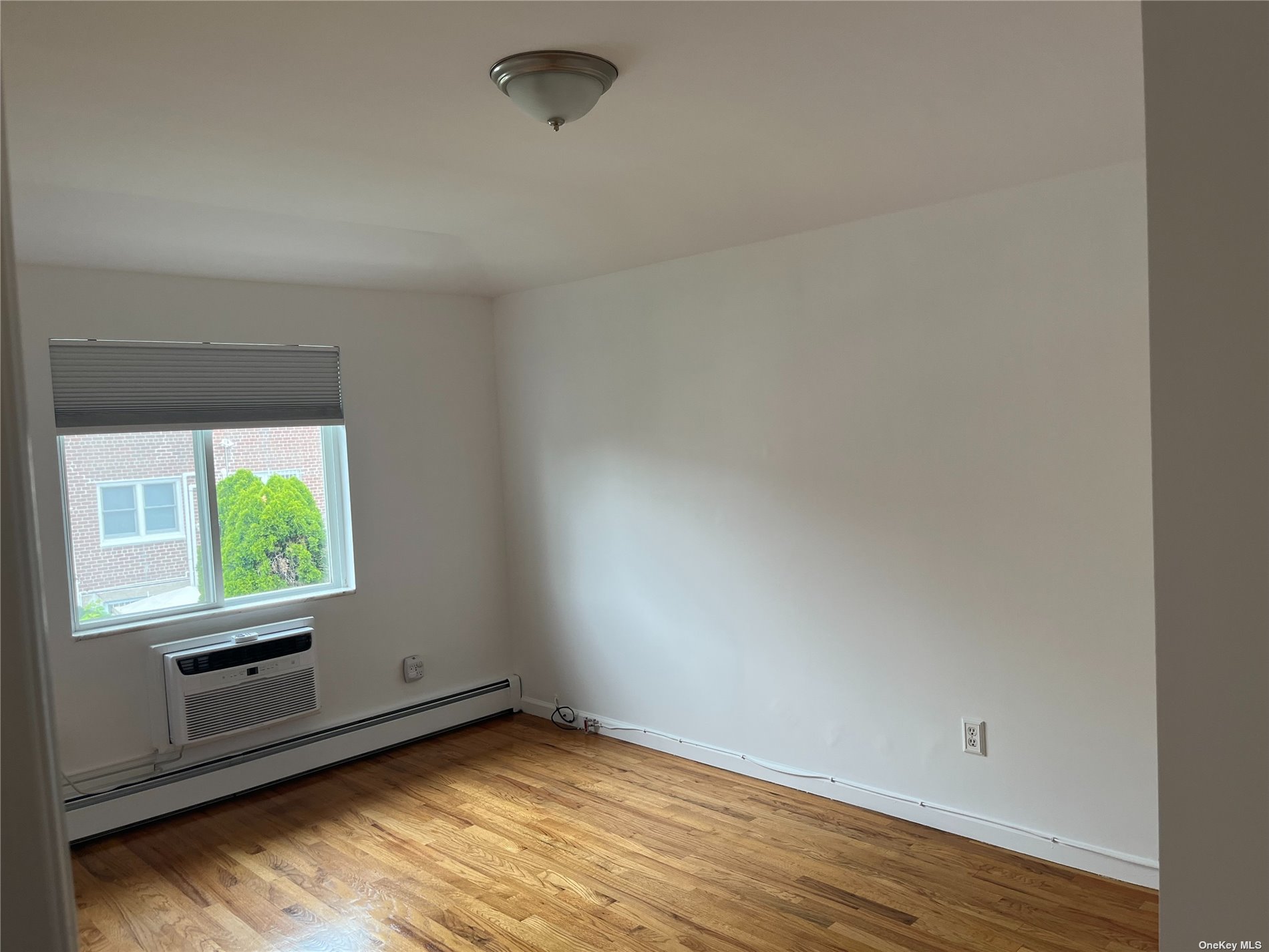 Apartment 49th  Queens, NY 11105, MLS-3494312-8