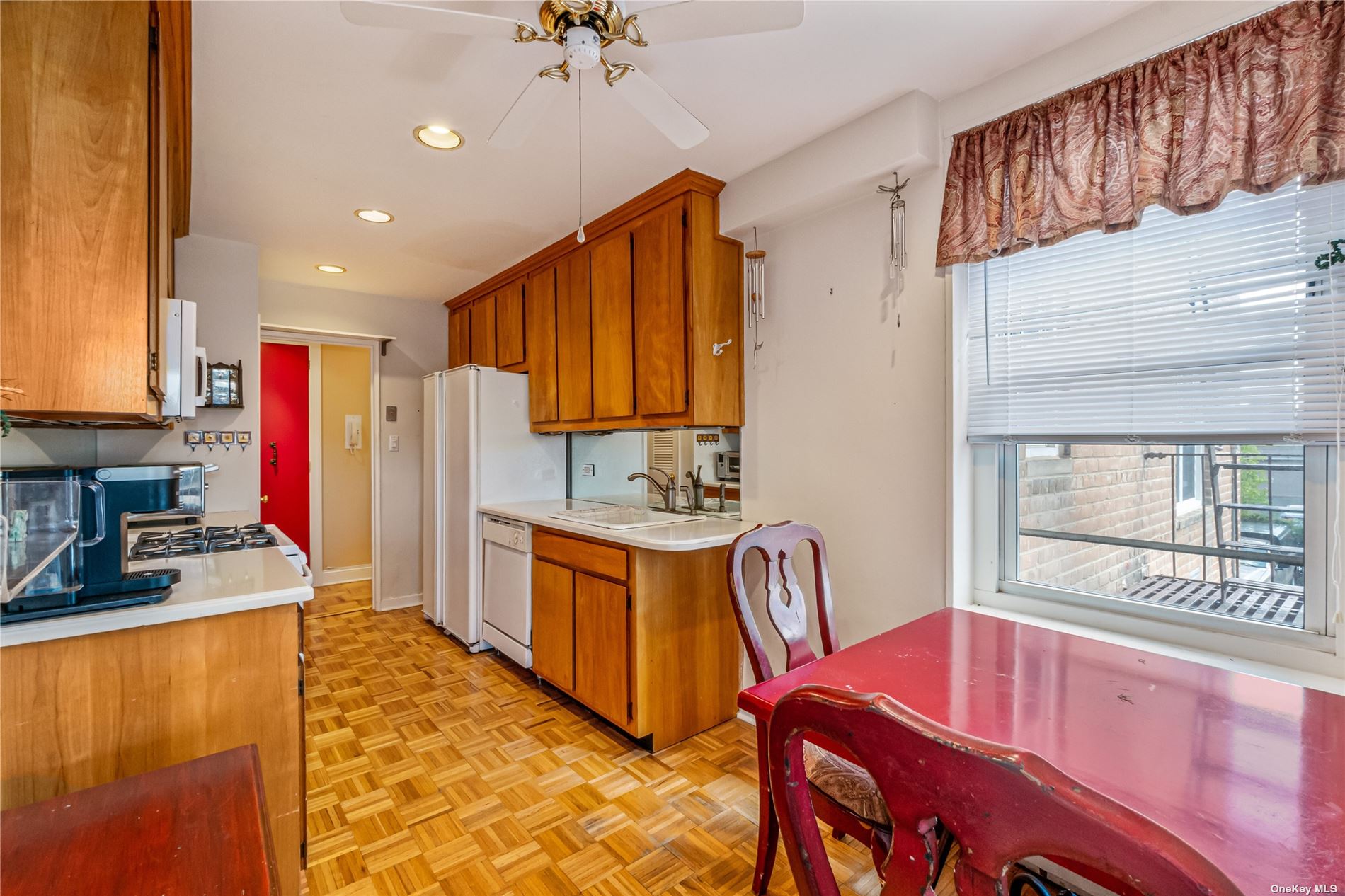 Coop 23rd Ave  Queens, NY 11360, MLS-3506331-8