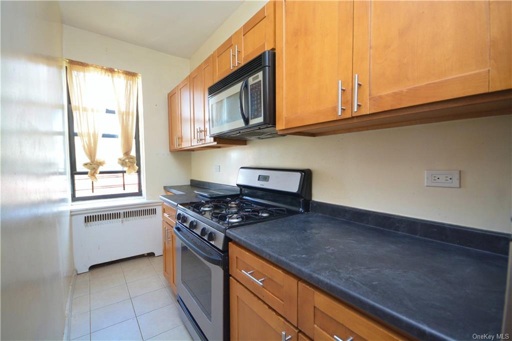 Coop Grand Concourse  Bronx, NY 10453, MLS-H6165386-8