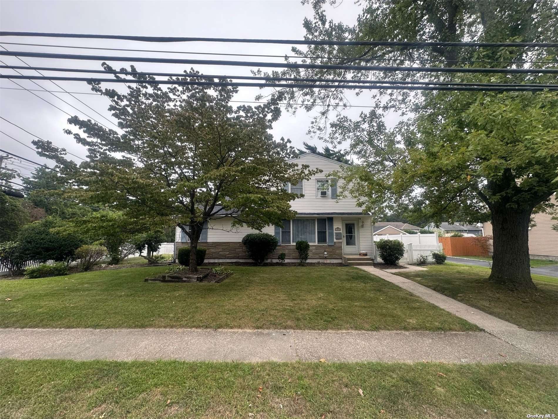 Single Family Manor  Suffolk, NY 11706, MLS-3503580-8