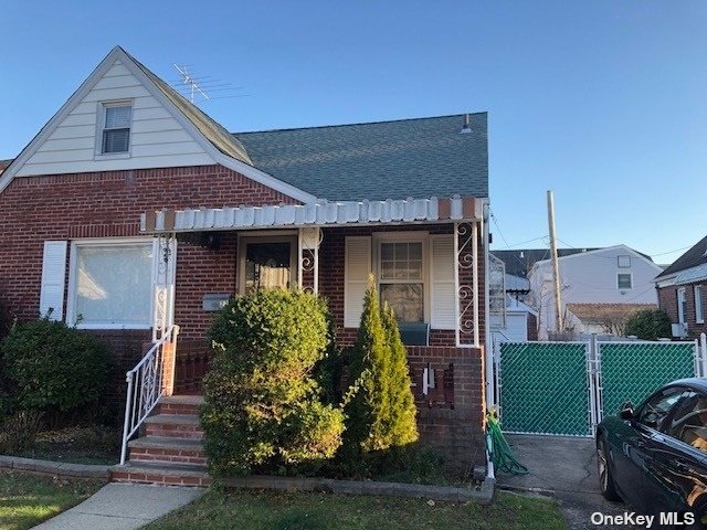 Single Family Haddon  Nassau, NY 11040, MLS-3520750-8