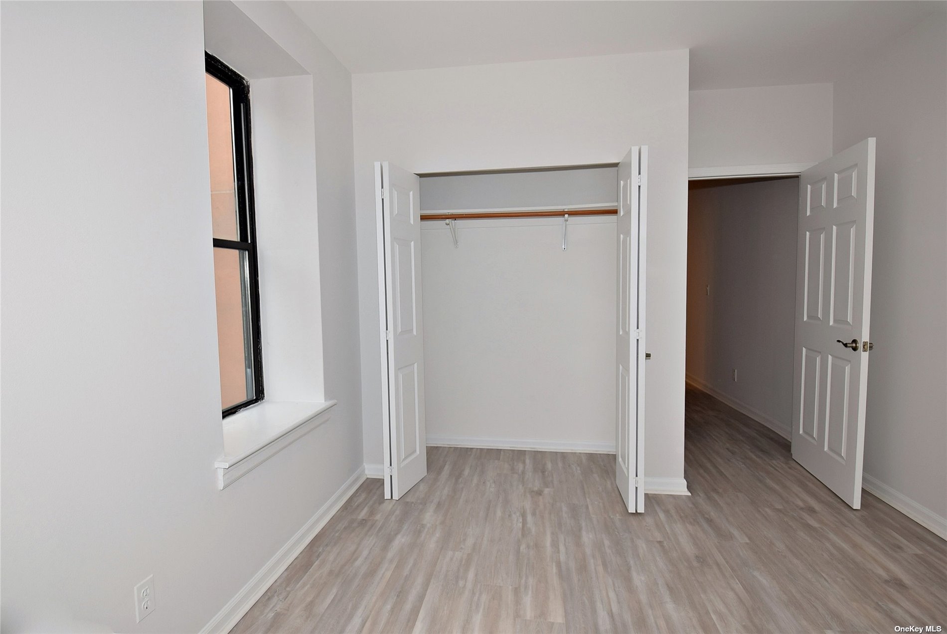 Apartment Broadway  Nassau, NY 11561, MLS-3516039-9