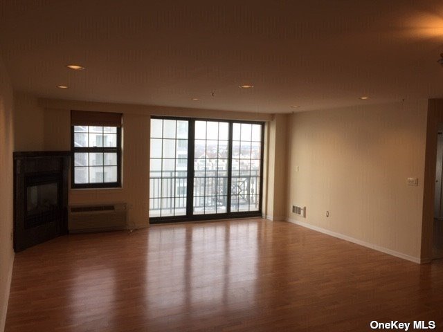 Apartment Broadway  Nassau, NY 11561, MLS-3507219-9